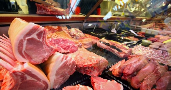 Сонник: к чему для женщины во сне снится покупать сырое мясо на рынке?