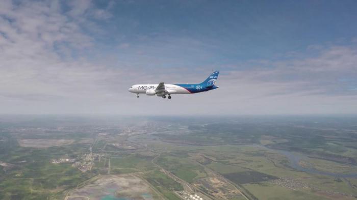 Первый полёт авиалайнера МС-21 состоялся